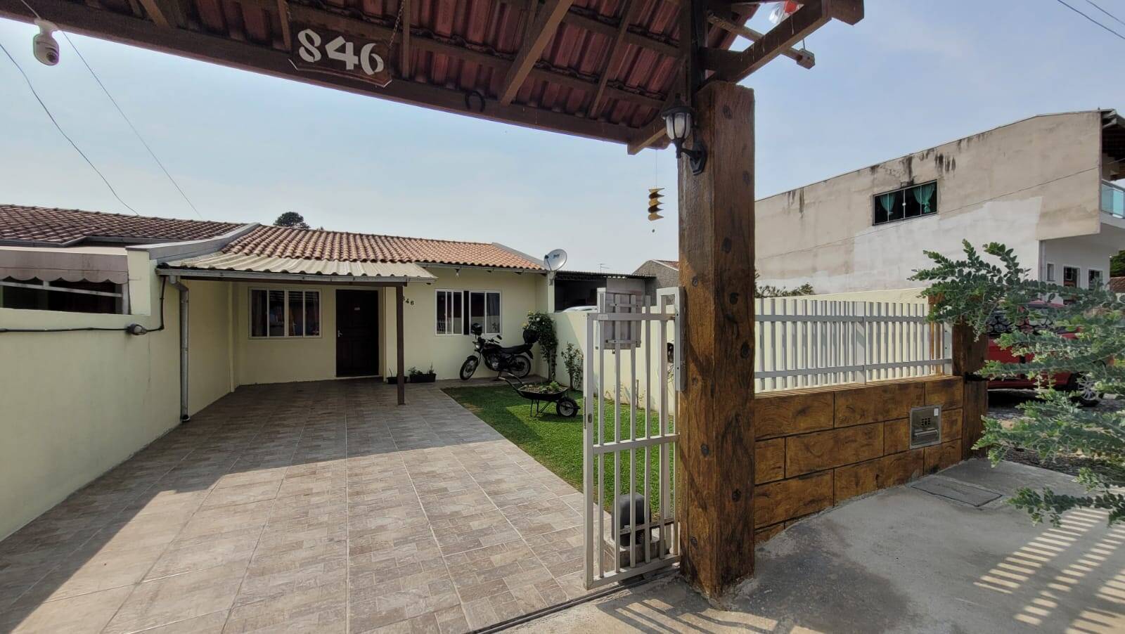 Casa à venda com 2 quartos, 80m² - Foto 2